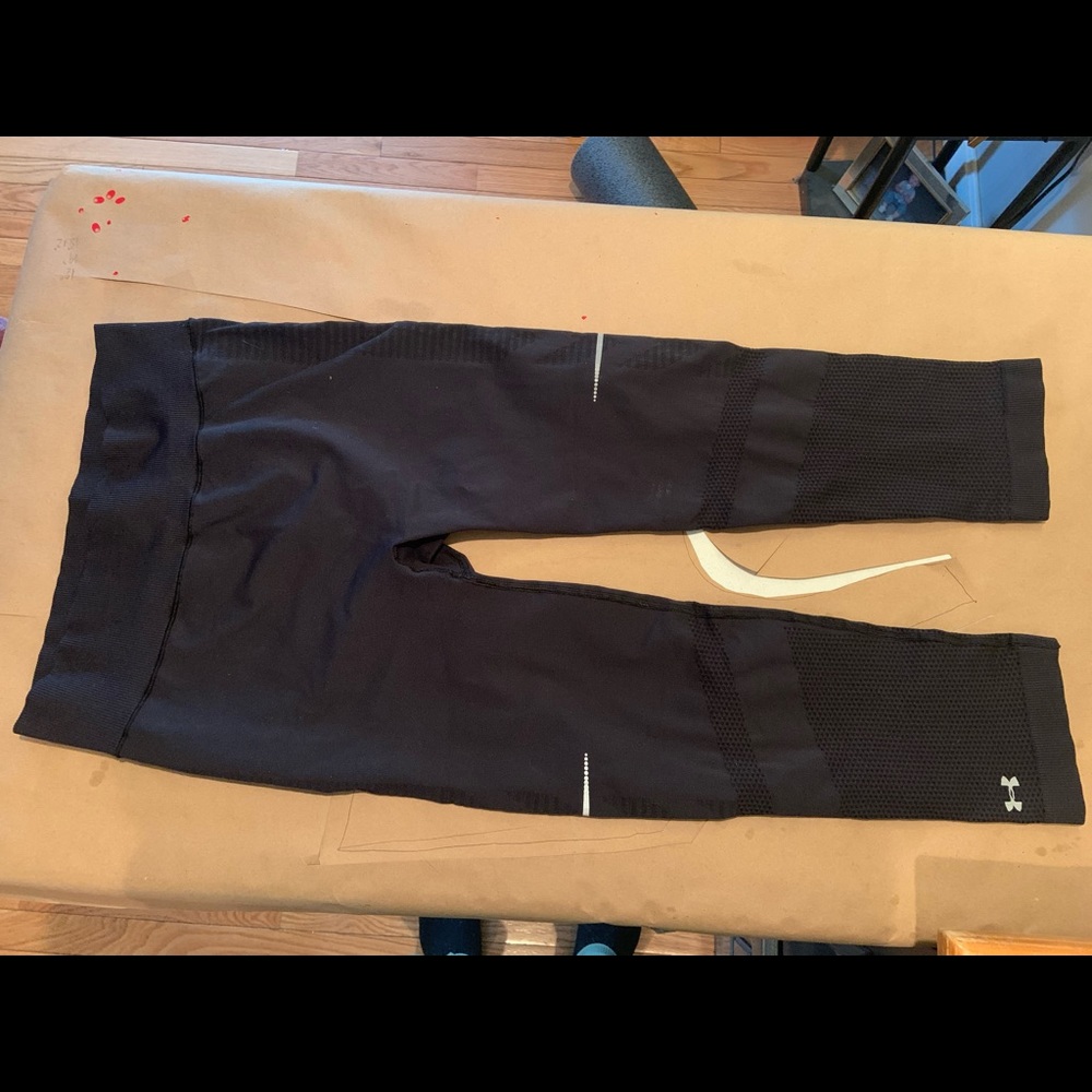 Under Armor Seamless 3/4 length leggings